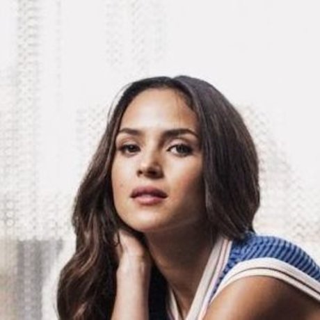 Nacktes geleaktes OnlyFans-Foto von Adria Arjona