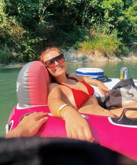 Nacktes geleaktes OnlyFans-Foto von Beth Freeman