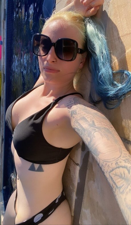 Nacktes geleaktes OnlyFans-Foto von Giulia Henne
