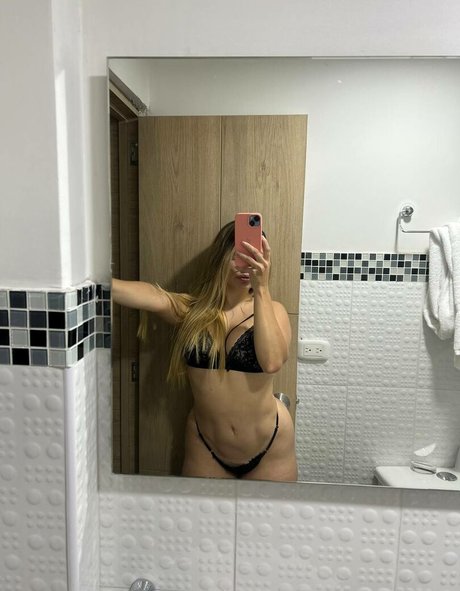 Nacktes geleaktes OnlyFans-Foto von Diana Arboleda