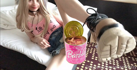 Nacktes geleaktes OnlyFans-Foto von Barbiefree