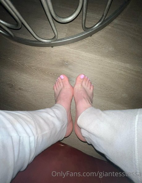 Nacktes geleaktes OnlyFans-Foto von Giantesstessa