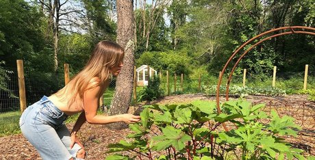 Nacktes geleaktes OnlyFans-Foto von The Naked Gardener