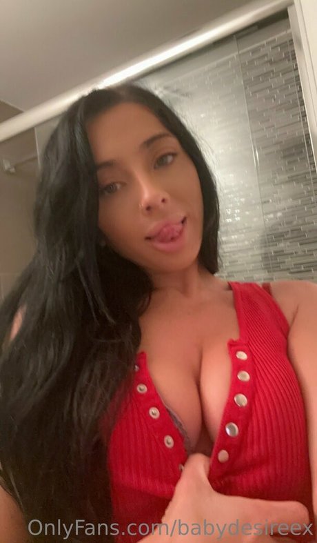 Nacktes geleaktes OnlyFans-Foto von Babydesireex