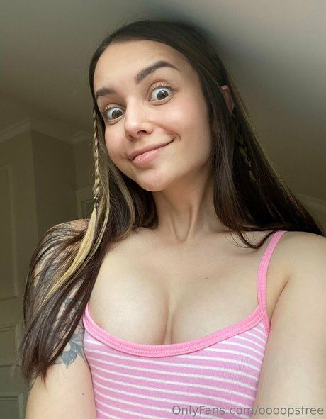 Nacktes geleaktes OnlyFans-Foto von Oooopsfree