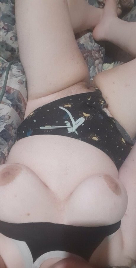 Nacktes geleaktes OnlyFans-Foto von Amylovotomy