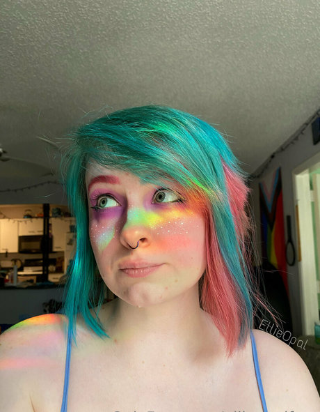 Nacktes geleaktes OnlyFans-Foto von Ellieopalfree