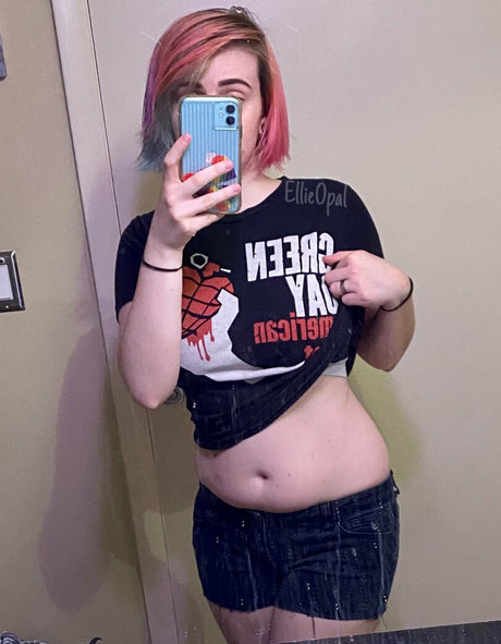 Nacktes geleaktes OnlyFans-Foto von Ellieopalfree