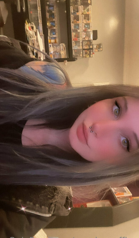 Nacktes geleaktes OnlyFans-Foto von Cosplaycoffins