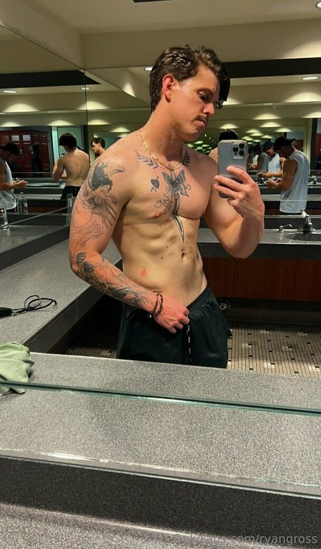 Nacktes geleaktes OnlyFans-Foto von Ryangross