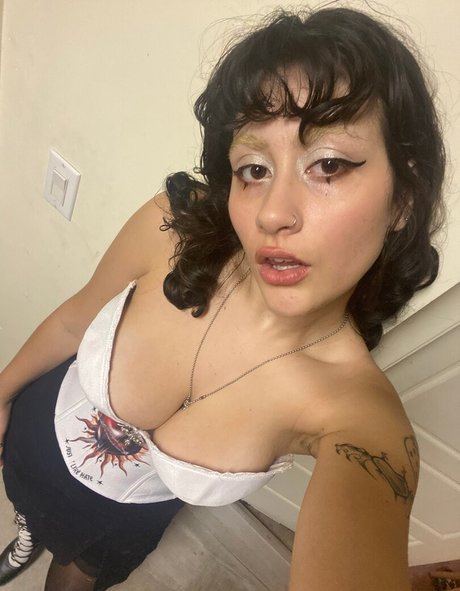 Nacktes geleaktes OnlyFans-Foto von Oatmilkmommy