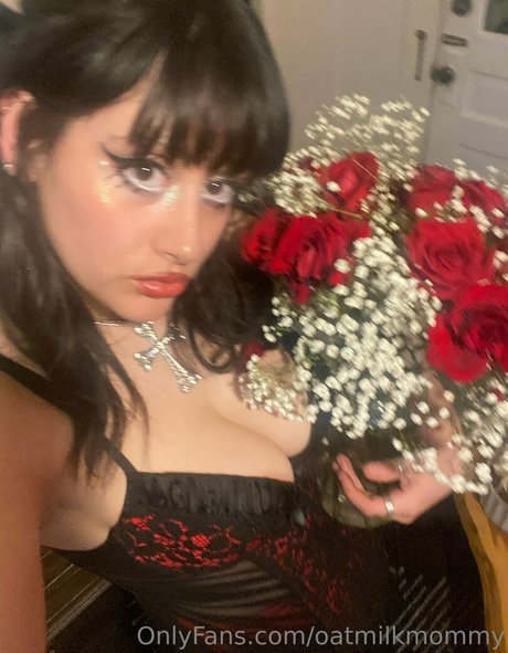 Nacktes geleaktes OnlyFans-Foto von Oatmilkmommy