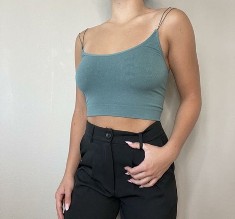 Nacktes geleaktes OnlyFans-Foto von Avia Butler