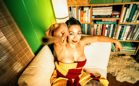 Nacktes geleaktes OnlyFans-Foto von Vivsai