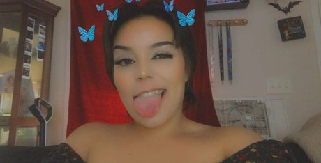 Nacktes geleaktes OnlyFans-Foto von Tantalizingtrifecta