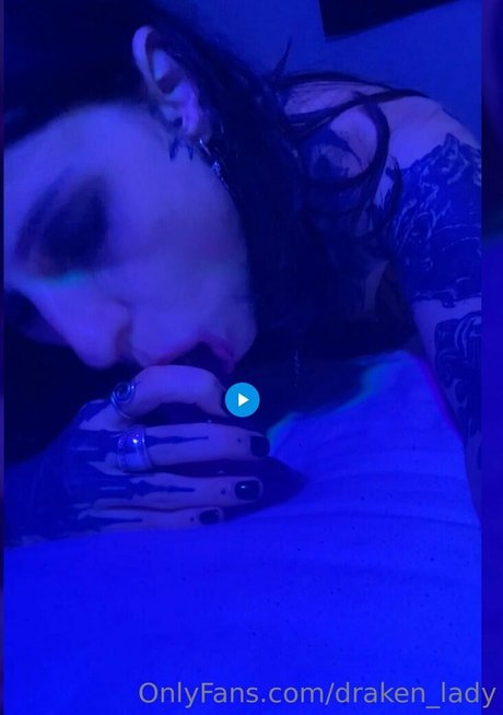 Nacktes geleaktes OnlyFans-Foto von Drakenlady