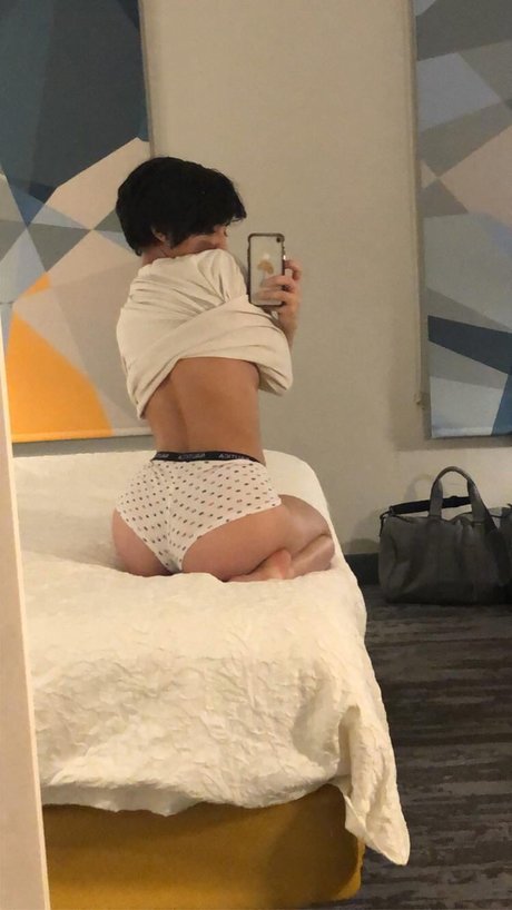 Nacktes geleaktes OnlyFans-Foto von Shea Briar
