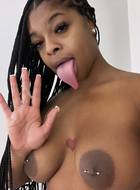 Nacktes geleaktes OnlyFans-Foto von Mia Mercy