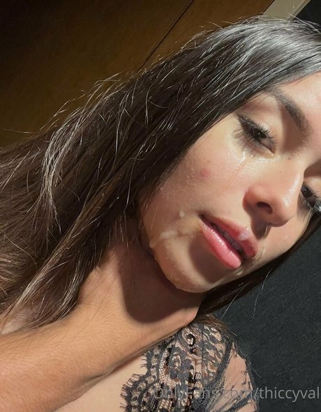 Nacktes geleaktes OnlyFans-Foto von Thiccyval