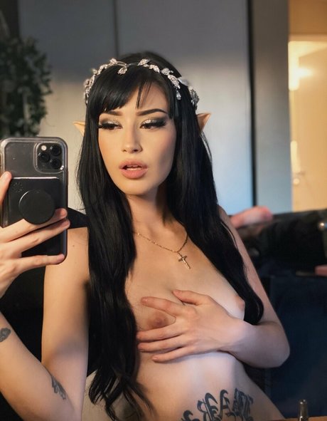 Nacktes geleaktes OnlyFans-Foto von Aveda