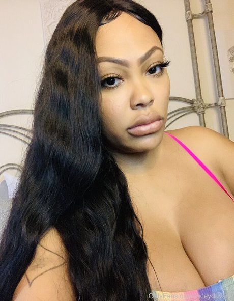 Nacktes geleaktes OnlyFans-Foto von Lacey Duvalle