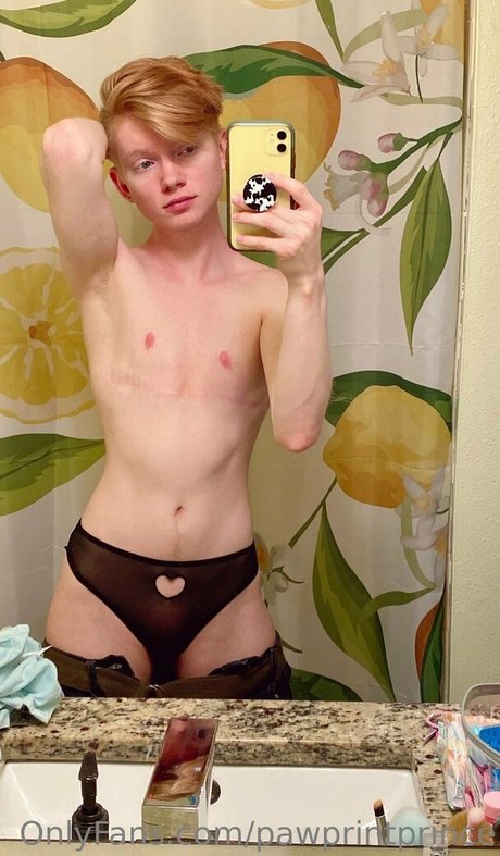 Nacktes geleaktes OnlyFans-Foto von Pawprintprince