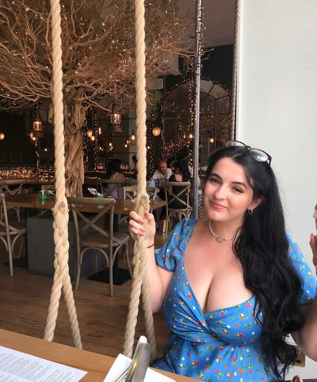 Nacktes geleaktes OnlyFans-Foto von Jessica Lawrence