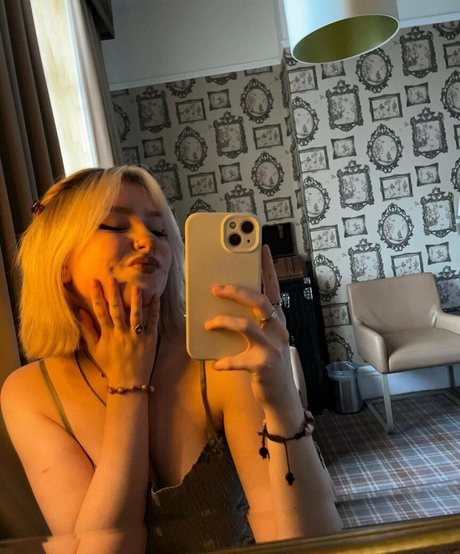 Nacktes geleaktes OnlyFans-Foto von Mae3