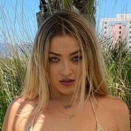 Nacktes geleaktes OnlyFans-Foto von Scarlet Aviram