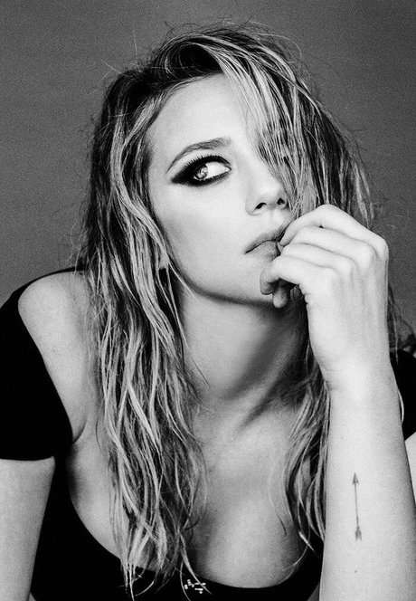 Nacktes geleaktes OnlyFans-Foto von Lili Reinhart