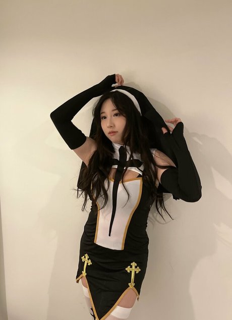 Nacktes geleaktes OnlyFans-Foto von Starsmitten