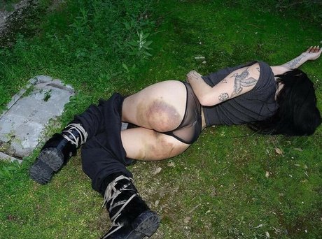 Nacktes geleaktes OnlyFans-Foto von Deathbyromy