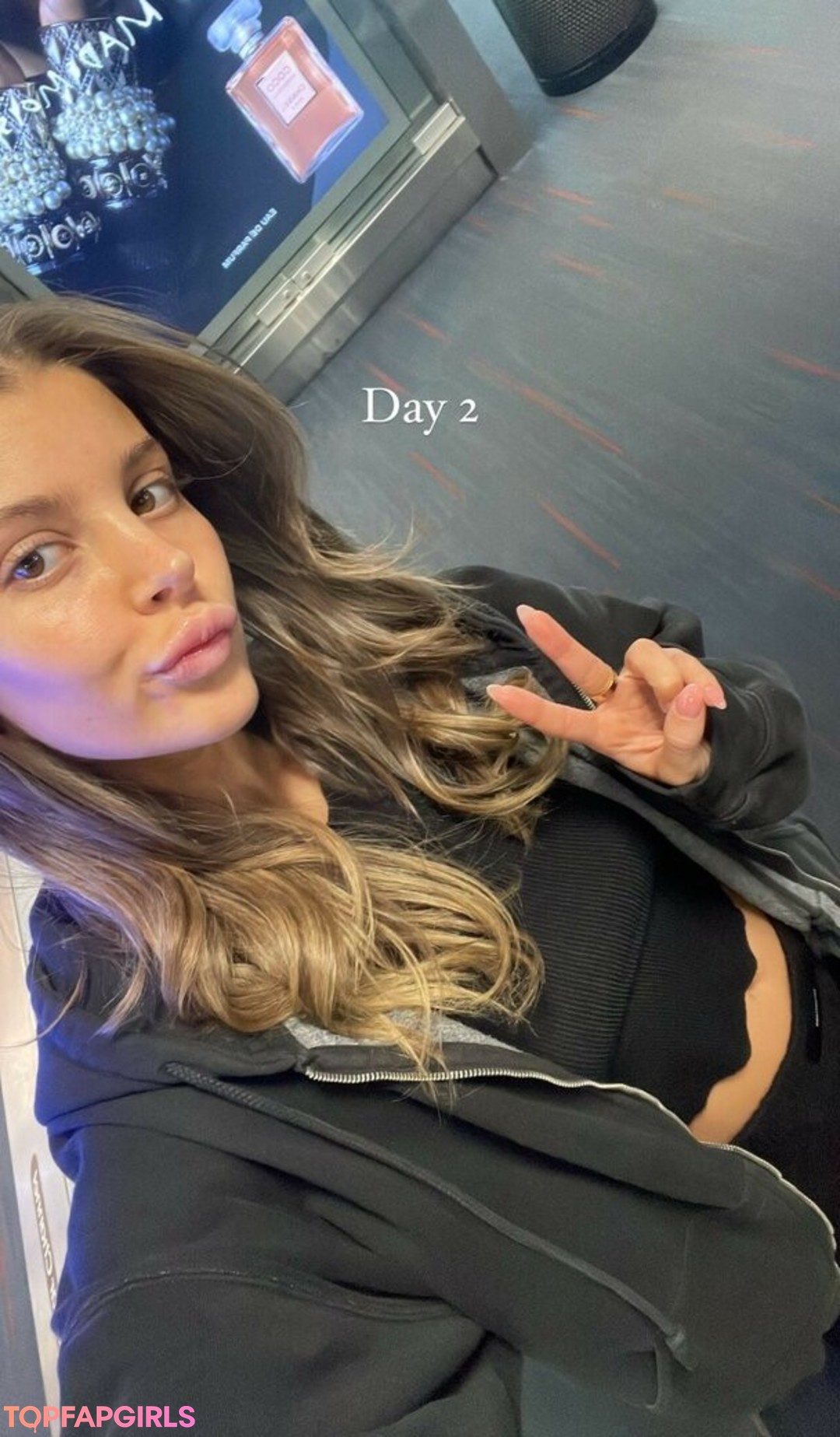 Nacktes geleaktes OnlyFans-Foto von Ashley Marie Dickerson #1977