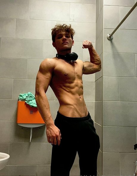Nacktes geleaktes OnlyFans-Foto von Taylorsfree
