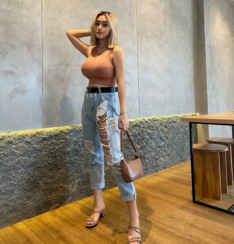 Nacktes geleaktes OnlyFans-Foto von Anastasya Khosasih