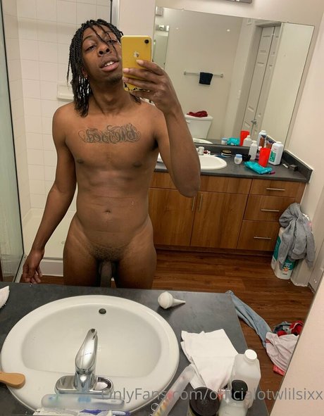 Nacktes geleaktes OnlyFans-Foto von Officialotwlilsixx