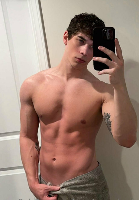 Nacktes geleaktes OnlyFans-Foto von Brandonrowlandx