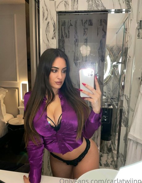 Nacktes geleaktes OnlyFans-Foto von Carla Twin