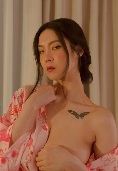 Nacktes geleaktes OnlyFans-Foto von Norajoyofficial