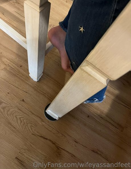 Nacktes geleaktes OnlyFans-Foto von Wifeyassandfeet