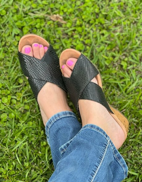 Nacktes geleaktes OnlyFans-Foto von Wifeyassandfeet