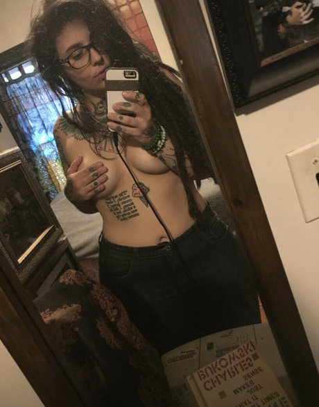 Nacktes geleaktes OnlyFans-Foto von Dreadlust