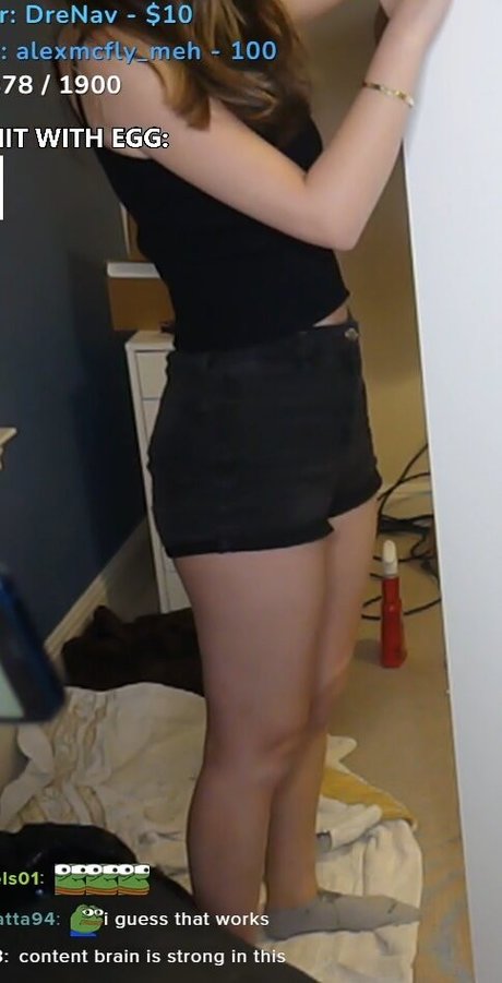 Nacktes geleaktes OnlyFans-Foto von Extraemily