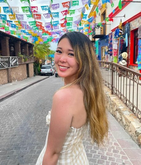 Nacktes geleaktes OnlyFans-Foto von Extraemily