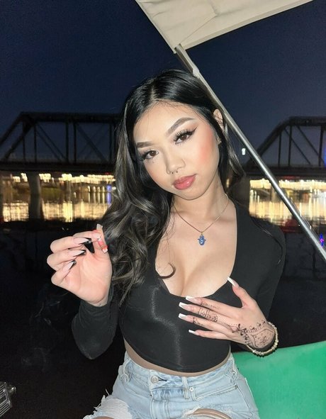 Nacktes geleaktes OnlyFans-Foto von Milkteakitty