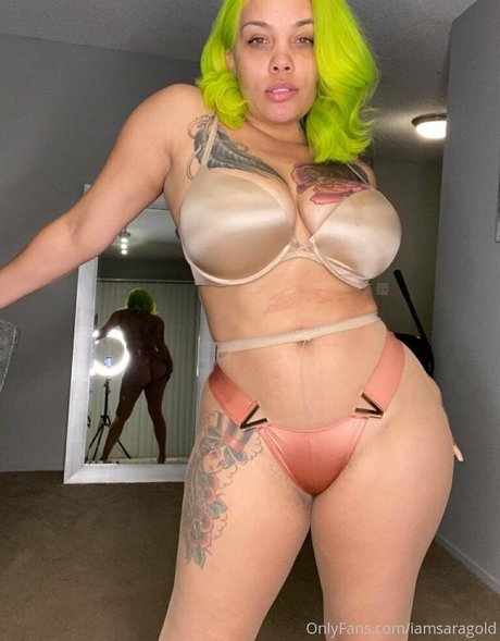 Nacktes geleaktes OnlyFans-Foto von Sara Gold