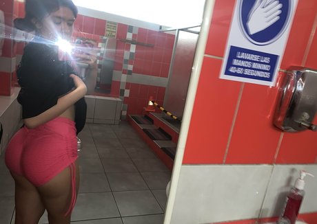 Nacktes geleaktes OnlyFans-Foto von Iamanothergirl