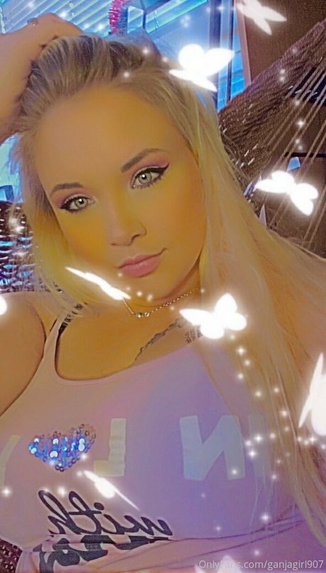 Nacktes geleaktes OnlyFans-Foto von Ganjagirl907