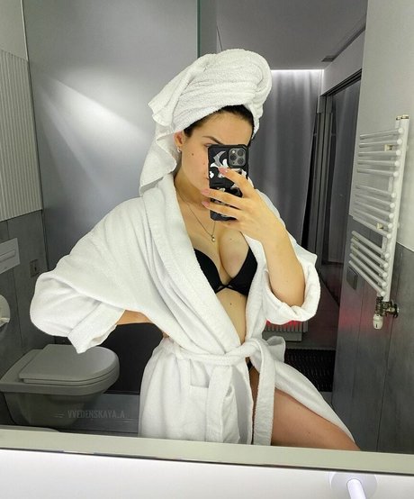 Nacktes geleaktes OnlyFans-Foto von Anastasia Vvedenskaya