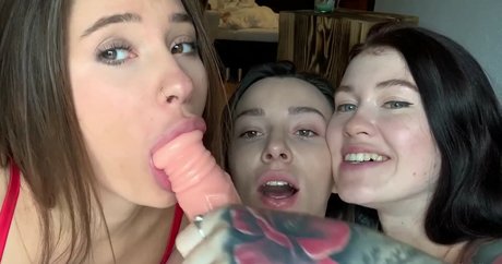 Nacktes geleaktes OnlyFans-Foto von Misha Cross
